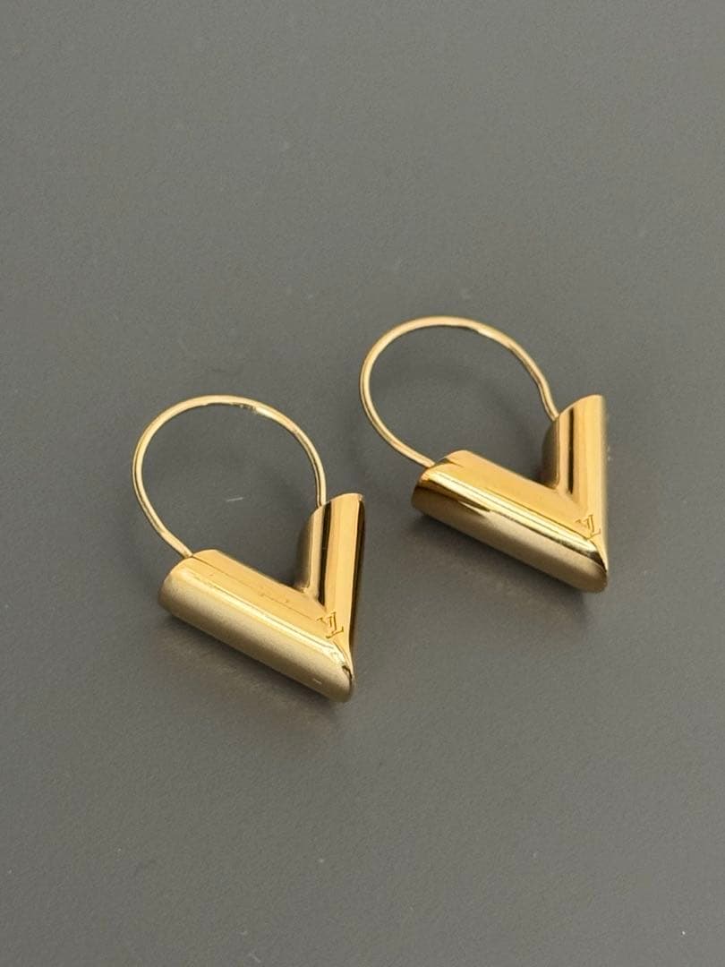 ルイヴィトン ピアス フープ エッセンシャルV ゴールド 美品