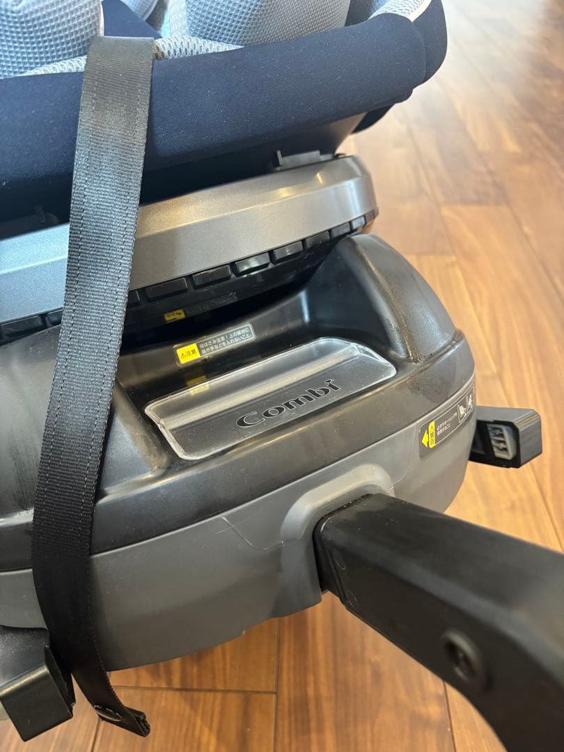 美品！Combi チャイルドシート ネイビー/グレー ISOFIX JN-570