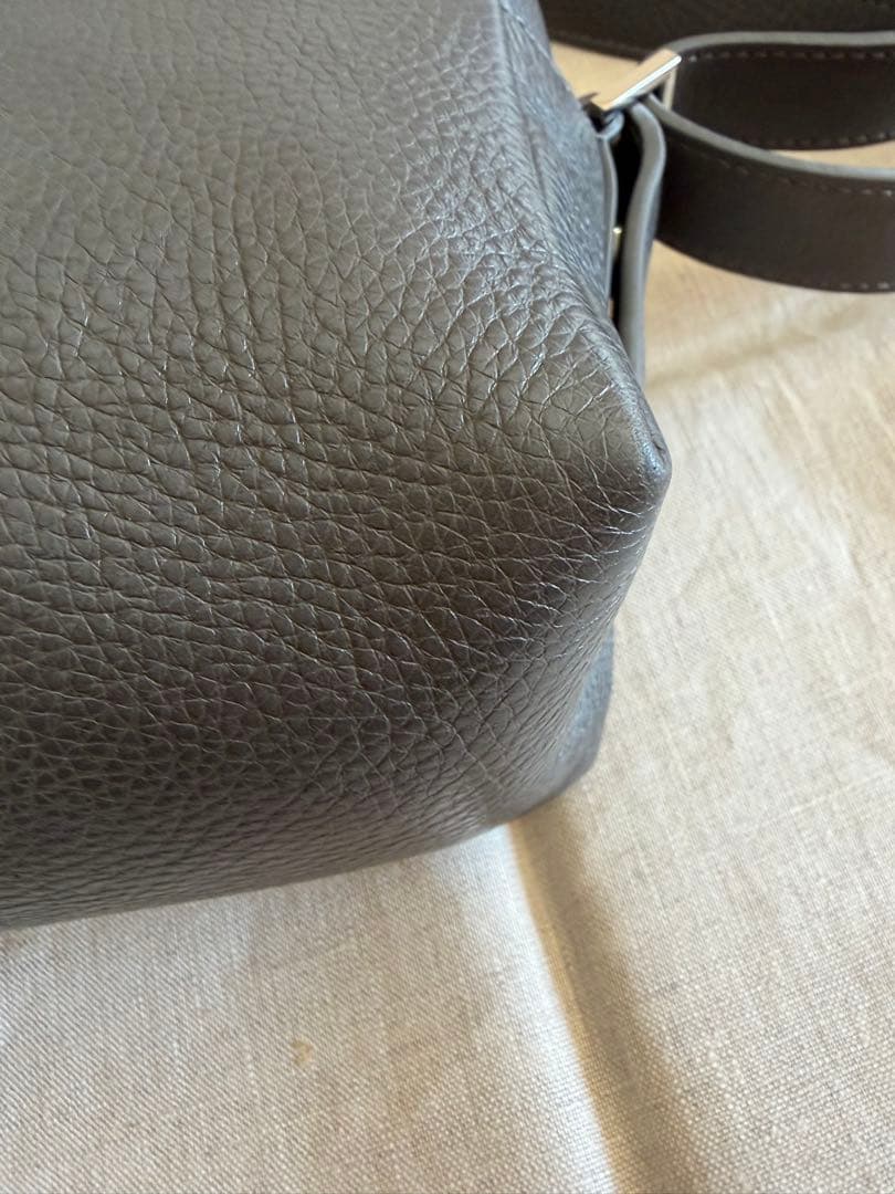 HIROFU【ヴィータ】レザーショルダーバッグ S 2WAY 本革　グレー