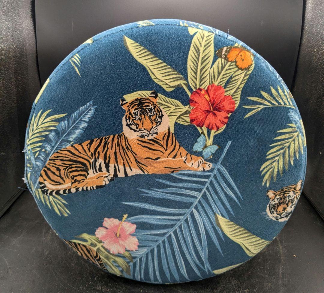 Ｓ. 廃番 KARE カレ チェリージャングルタイガー スツール