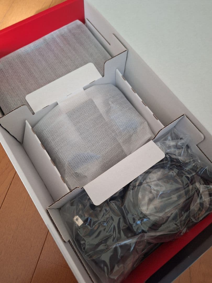 Switch本体+充電グリップ+SDカード64BGセット　バラ売り不可