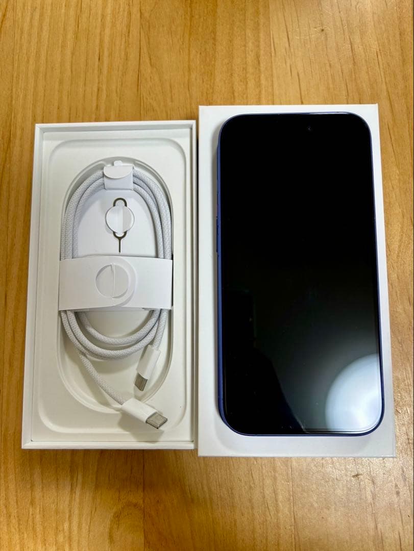 【美品】Apple iPhone 16 ウルトラマリン256GB 充電容量92%