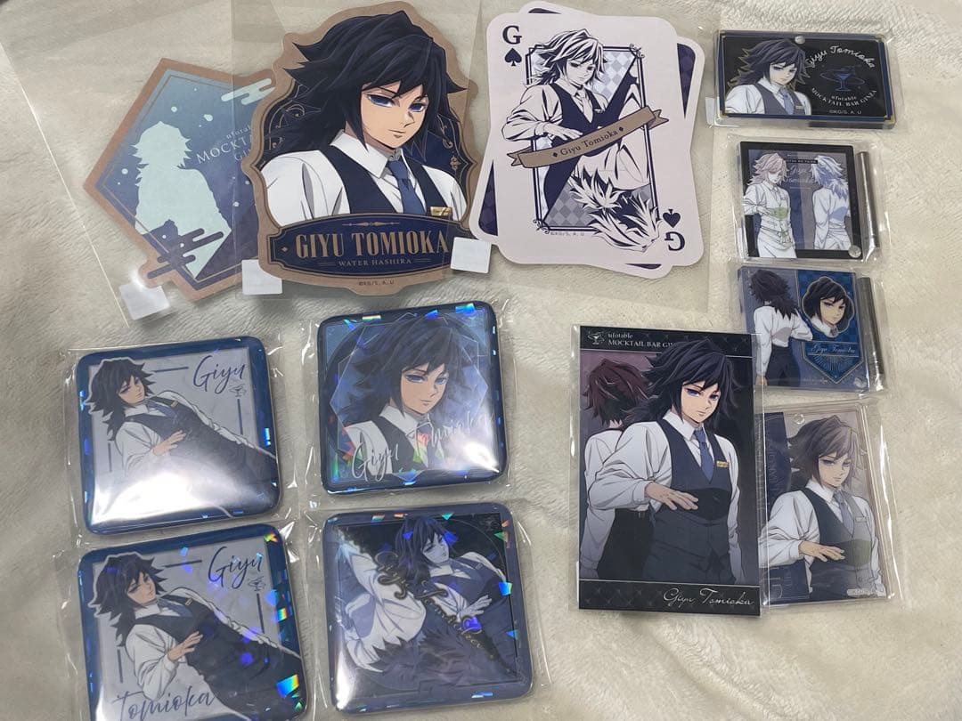 鬼滅の刃　モクテル　冨岡義勇　ロト　缶バッジ　他