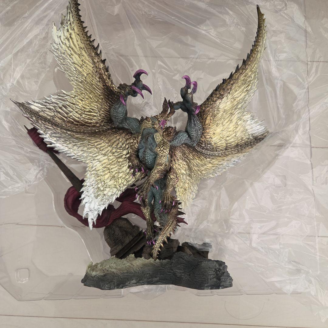 カプコンクリエイターズモデル　天廻龍シャガルマガラ　箱あり