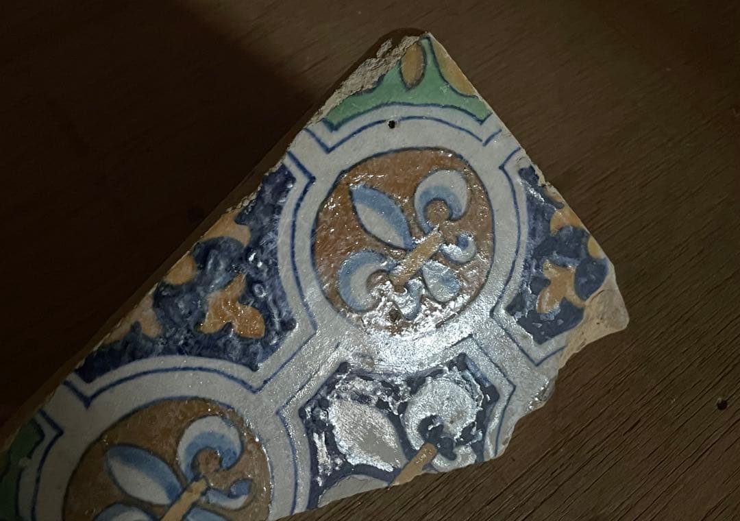希少◆ 17世紀前半　オランダ　デルフトタイル　アイリスの紋章　　)民藝　古道具