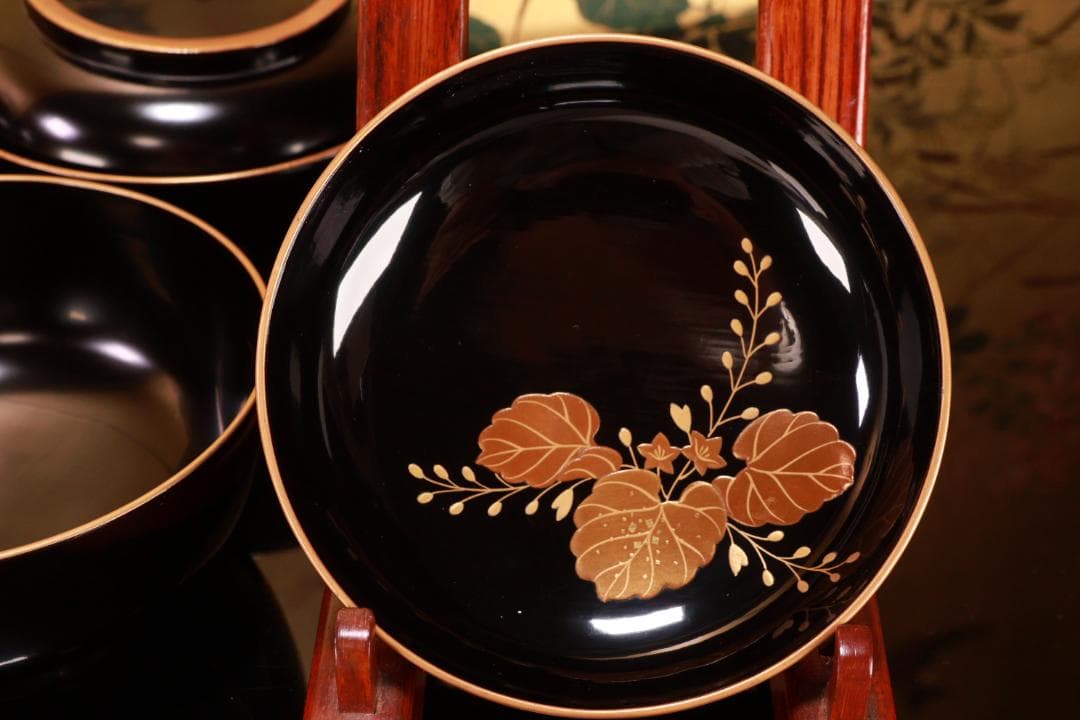 BJ017　輪島塗　布着堅地　盛岡庄五郎 作　縁金 草花金蒔絵椀　五客　木製