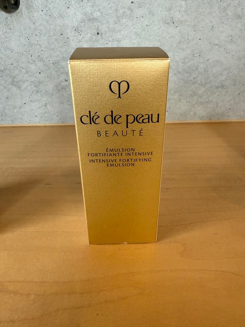 クレドポーボーテ × エマルションアンタンシヴ n