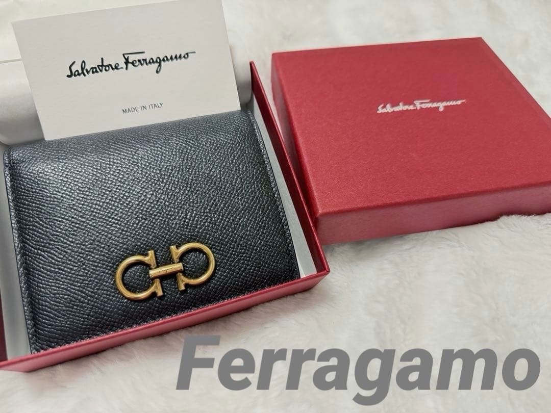【フェラガモ】現行モデル ガンチーニ 二つ折り財布 ブラック 本革 黒