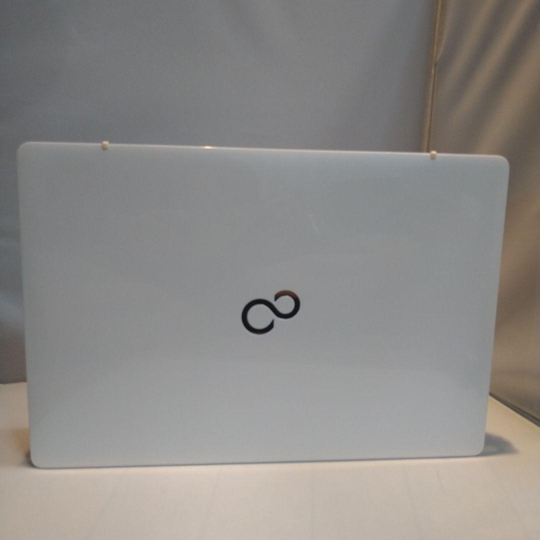 Fujitsu 白いノートPC Core i7 15.6㌅　テンキー 美品