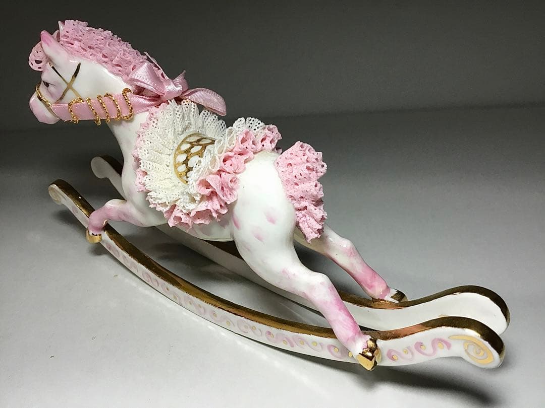 フィギュリン◆ピンクの木馬◆アイルランド 陶器 ビスク ヴィンテージ 置物