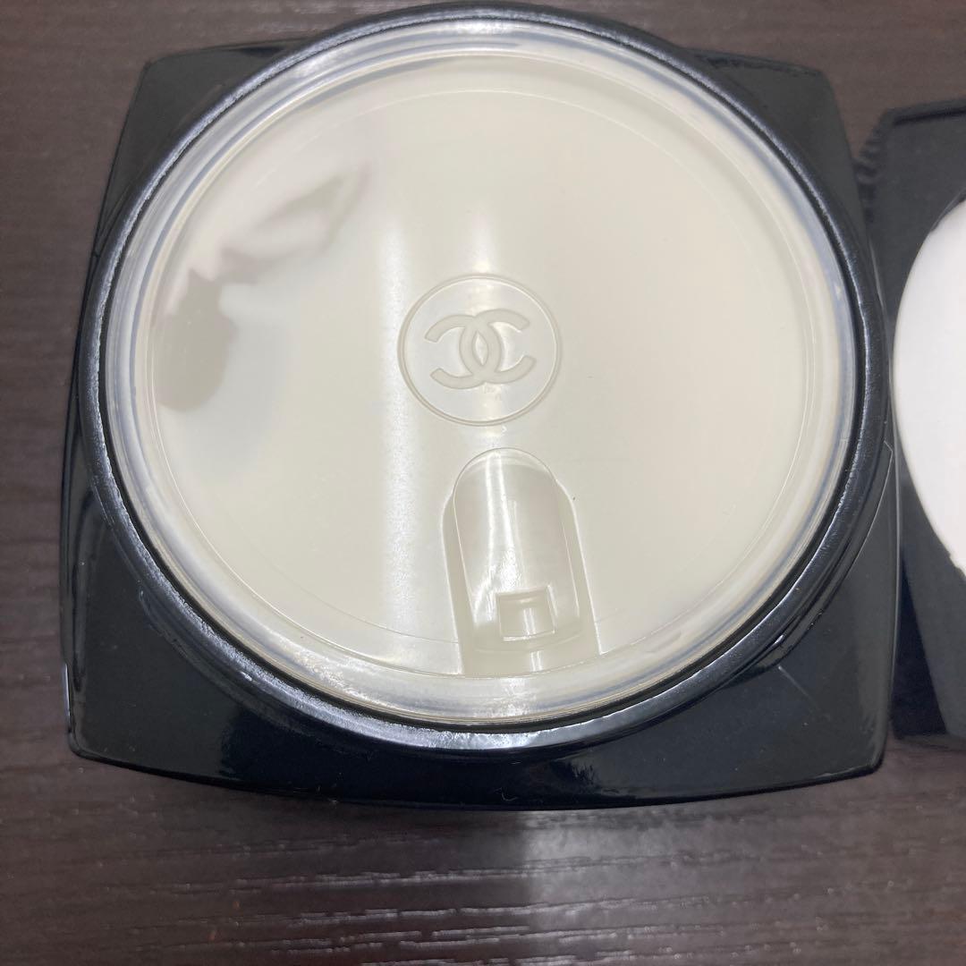 未使用品　CHANEL シャネル　ココ ヌワール ボディ クリーム