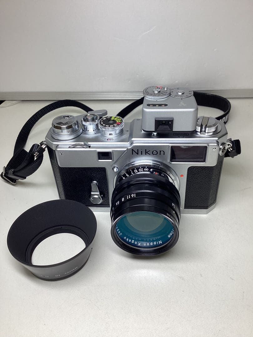 0*5様 Nikon 一眼レフカメラ シルバー 標準レンズ