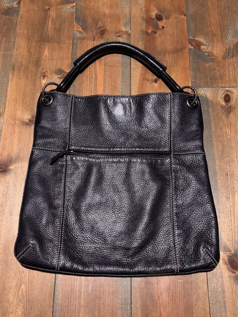 ボッテガ　黒のレザートートバッグ