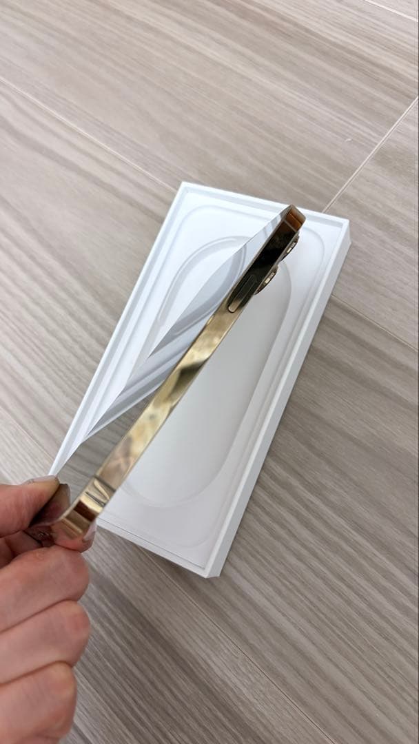 ヤ*ー様 iPhone 13 Pro 本体　ゴールド　simフリー