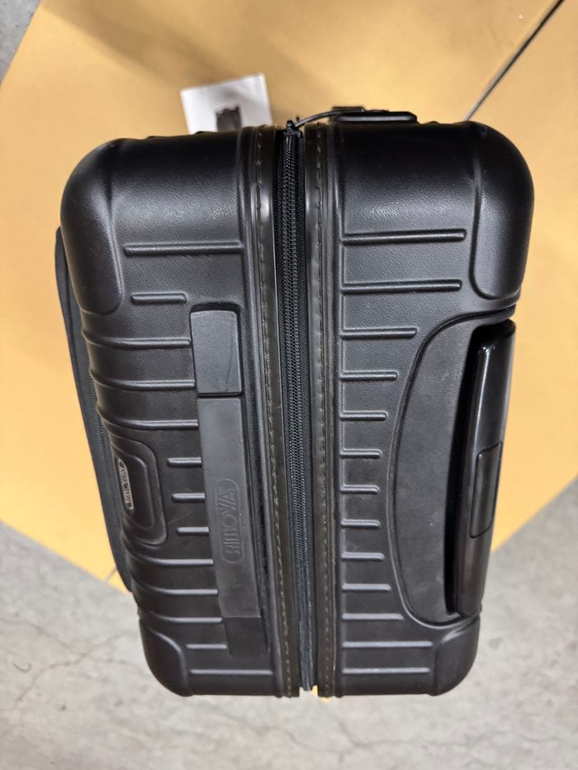 リモワ ボレロ 37L 機内持ち込み 4輪 TSAロック 黒 ジャンク