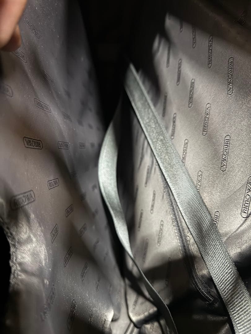 リモワ ボレロ 37L 機内持ち込み 4輪 TSAロック 黒 ジャンク