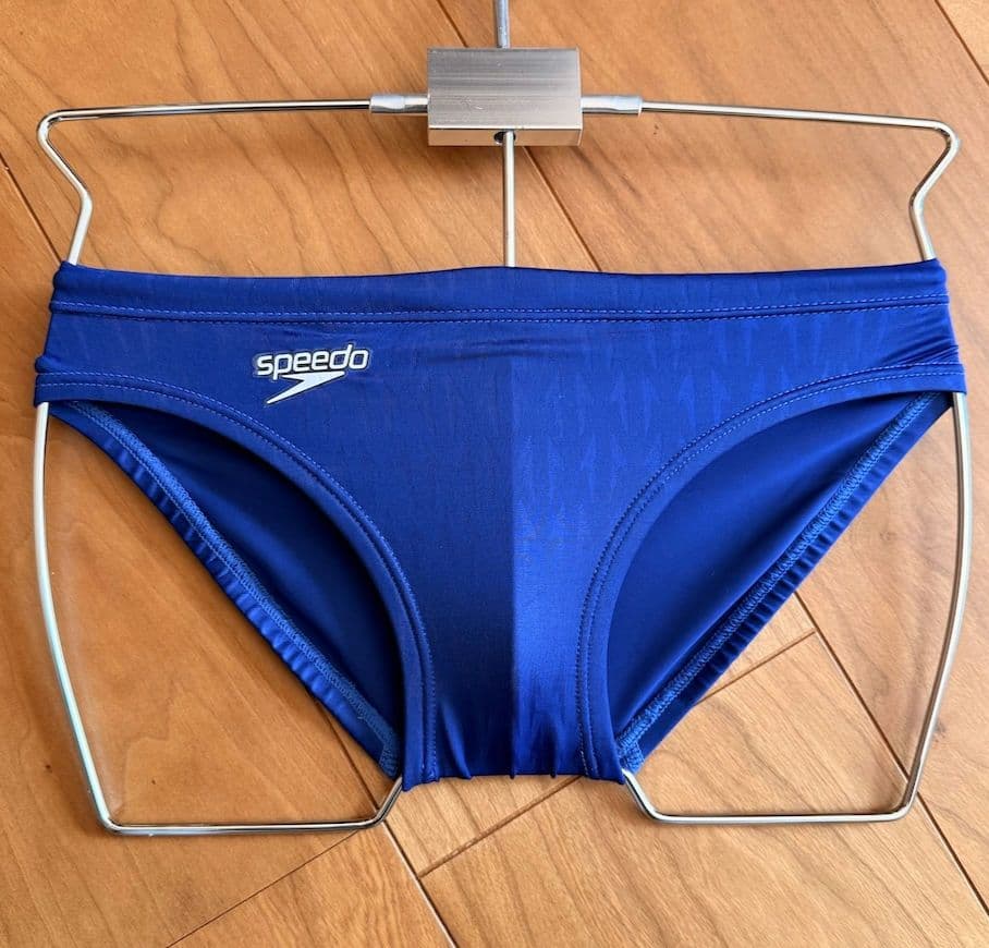 【美品】speedo アクアブレードΣ ブルー 140 光沢 ウロコ模様　競パン