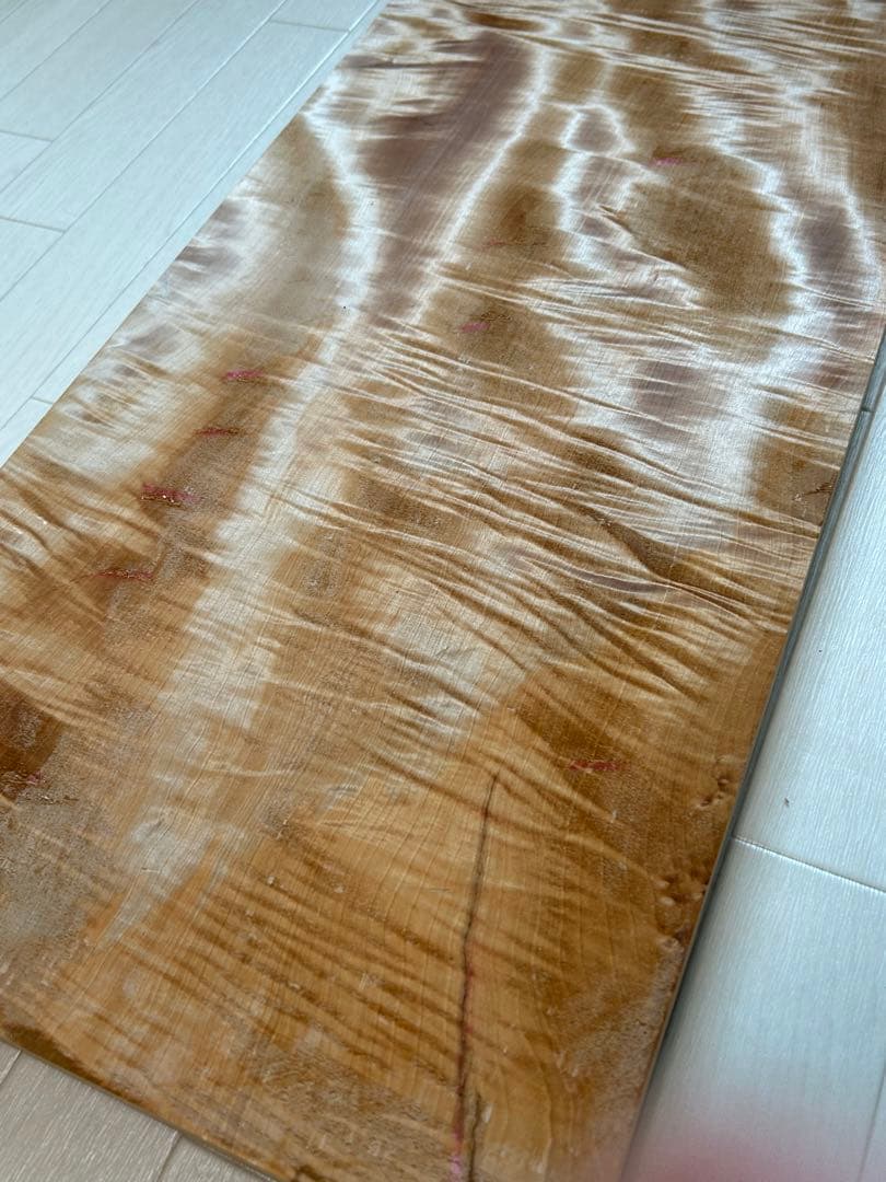 和材　栃　トラ杢　カーリー　エキゾチック　 　ギター用木材　ギター製作