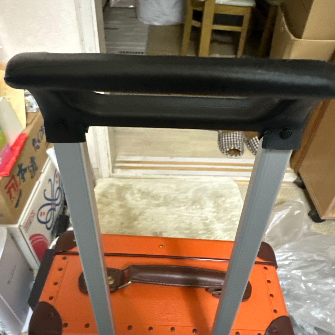 ゆうみさん専用グローブトロッターオレンジ キャリーケース