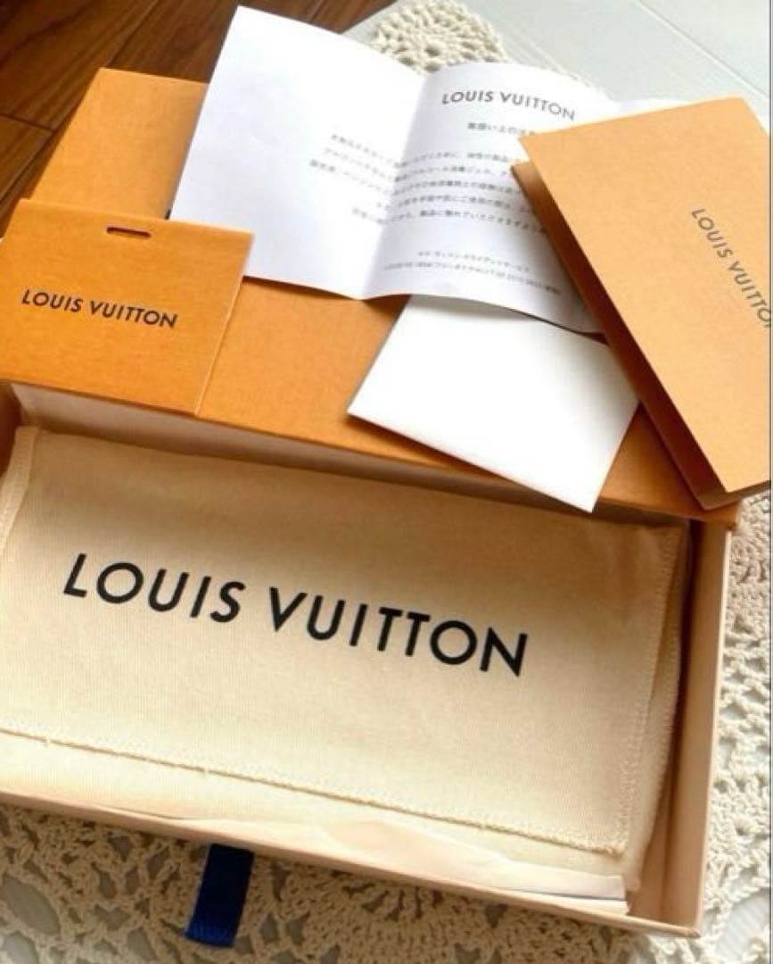 未使用級　ルイヴィトン　マヒナ ポルトフォイユ イリス ガレ