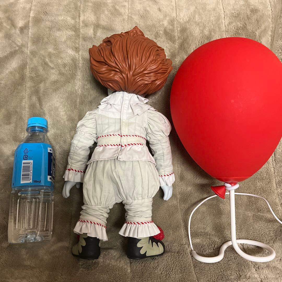 ペニーワイズ トーキングフィギュア ＵＳＢ赤い風船セット