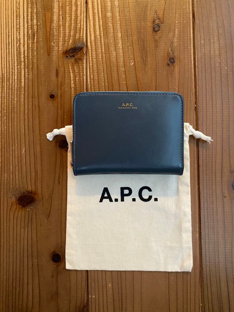 【A.P.C.】 コンパクト財布 Emmanuelle