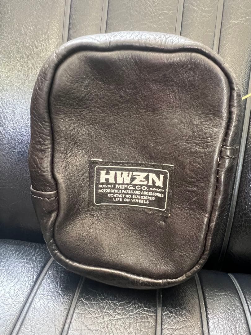 HWZN ブラックレザー小物入れ　ハウゼンブロス