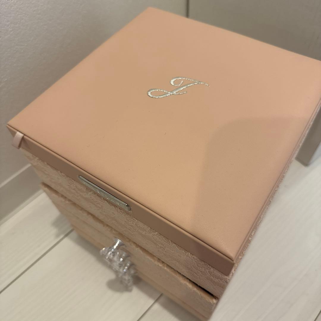 ジルスチュアート　JILLSTUART メイクアップボックス　ピンクレースリボン