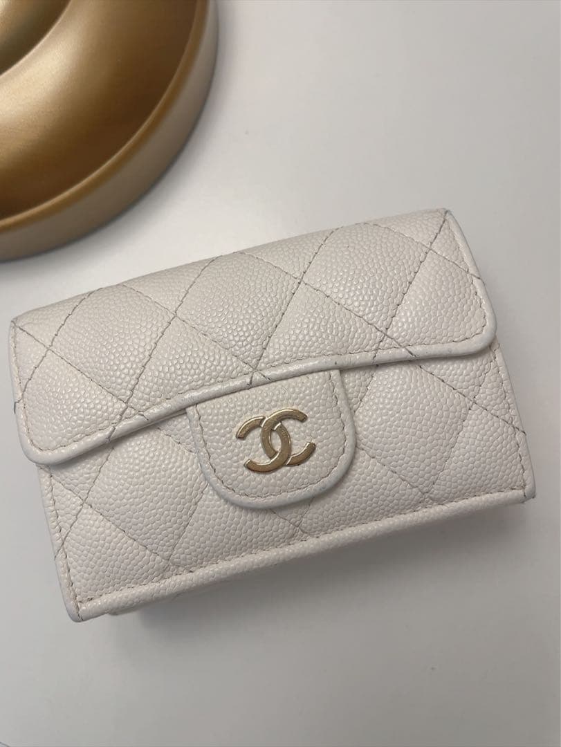 CHANEL ホワイト キルティング 三つ折り財布