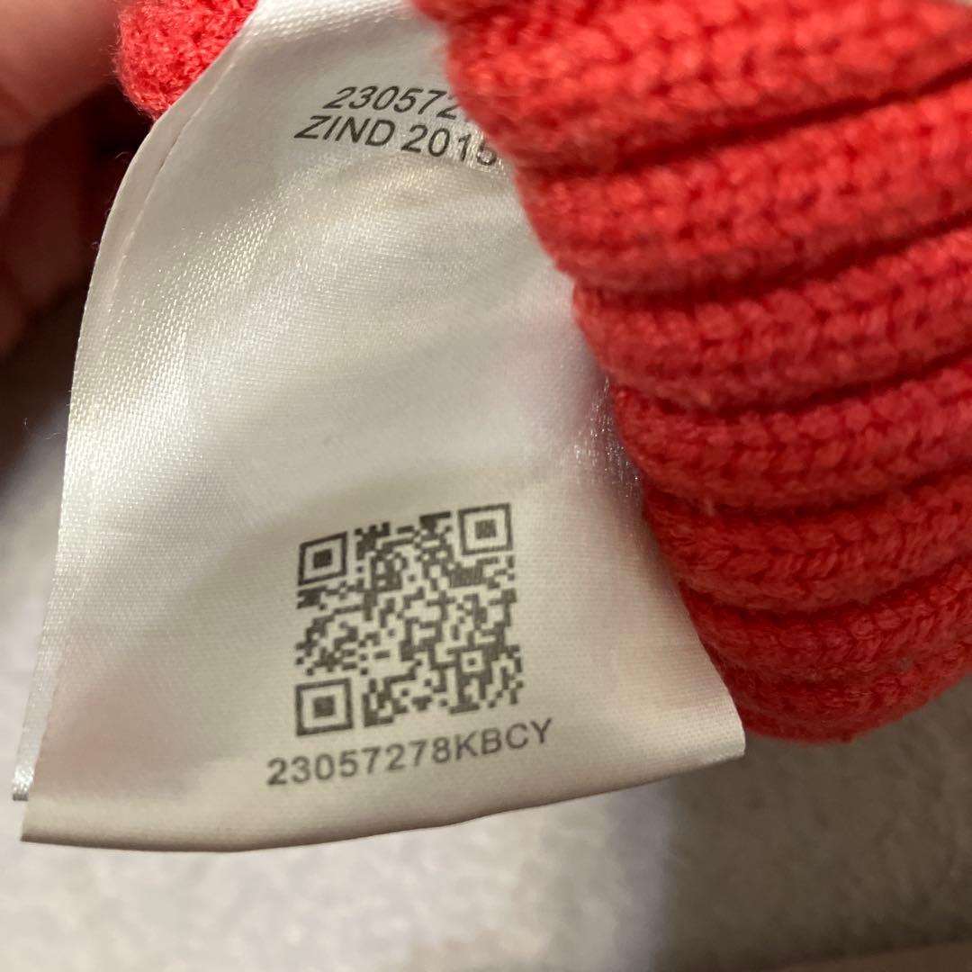 MONCLER ポンポン付きニット帽 レッド