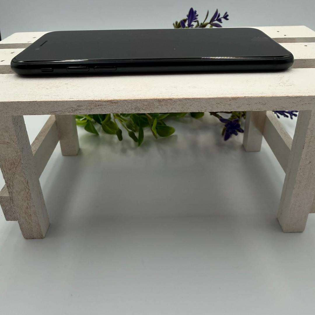 iPhone SE第3世代 64GB ミッドナイト 318