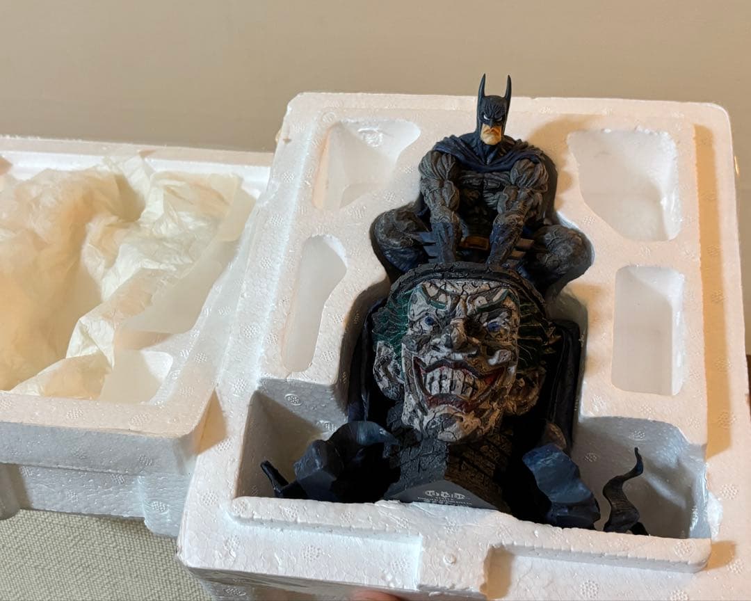 バットマン スタチュー 完成品