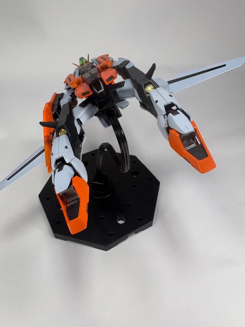 【全塗装完成品】HG 1/144 メタルロボット魂風 ガンダムキュリオス背景付き