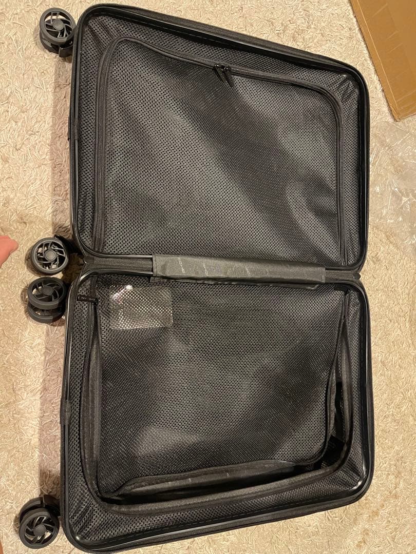 新品未使用★ポルシェ　porches スーツケース　赤★機内持ち込みサイズ