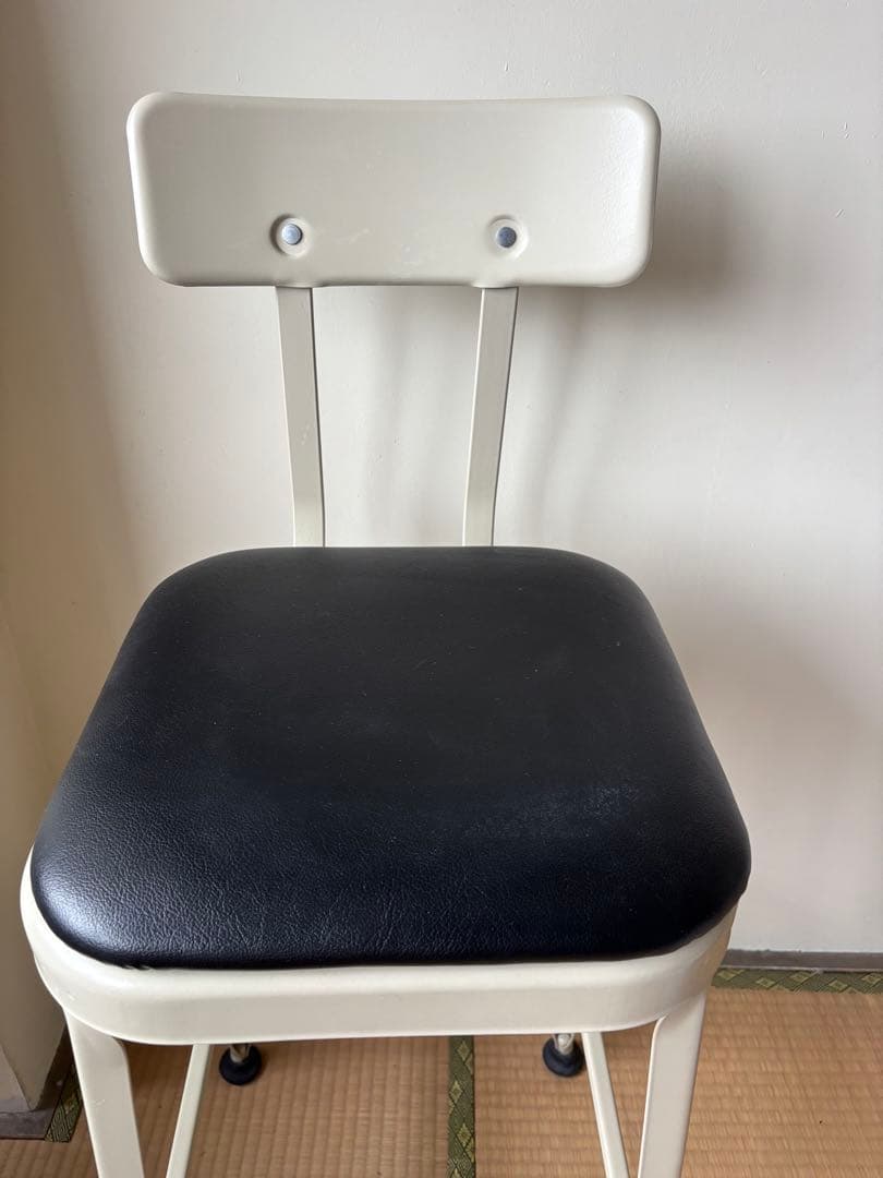 【廃番】リオン LYON　ファクトリースツール ＋クッション ＋バックレスト付き