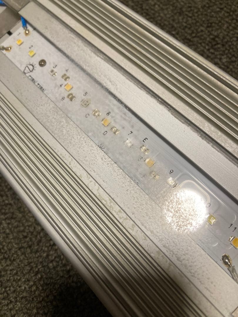 アクロトライアングルグロウ　900 値下げ不可