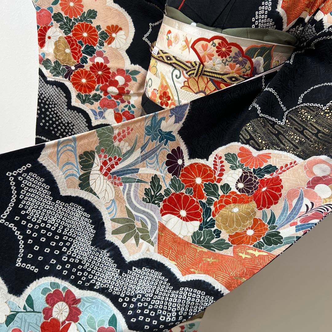 350 振袖フルセット 正絹 黒 朱赤 絞り 金彩 駒刺繍 古典 シック レトロ