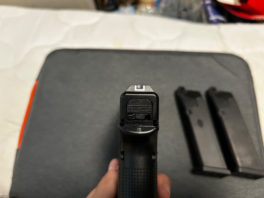 東京マルイ　Glock 17 gen 4 ガス 2マガジン付き