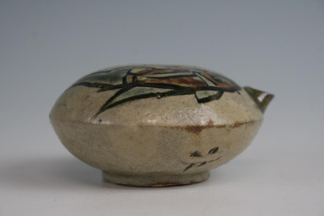 壺屋焼 人間国宝 金城次郎 作　双魚文水滴