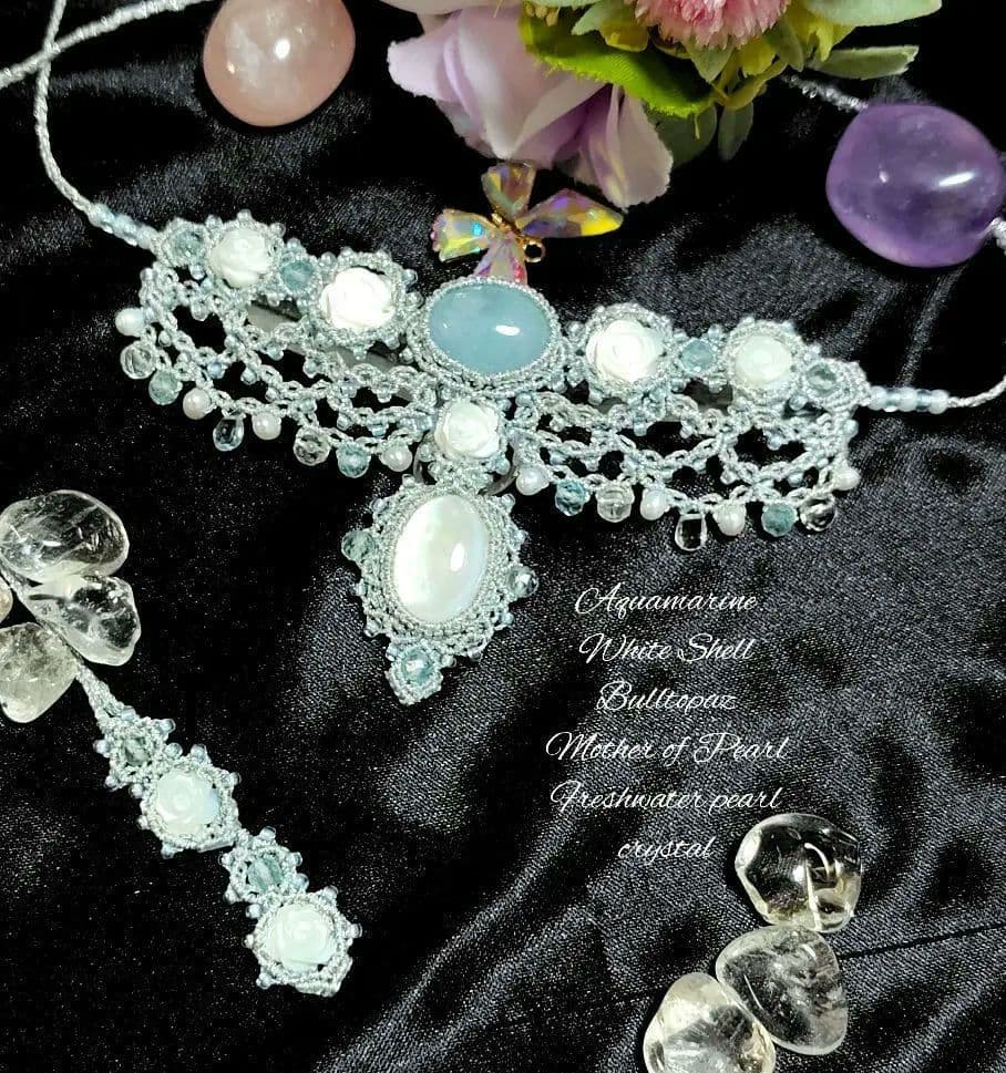 ☆アクアマリン　ホワイトシェル　ブルートパーズなどマクラメネックレス