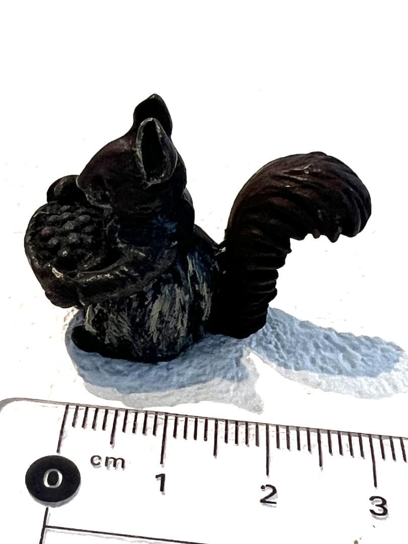 ビエナブロンズ　リスのフィギュア　ミニチュア