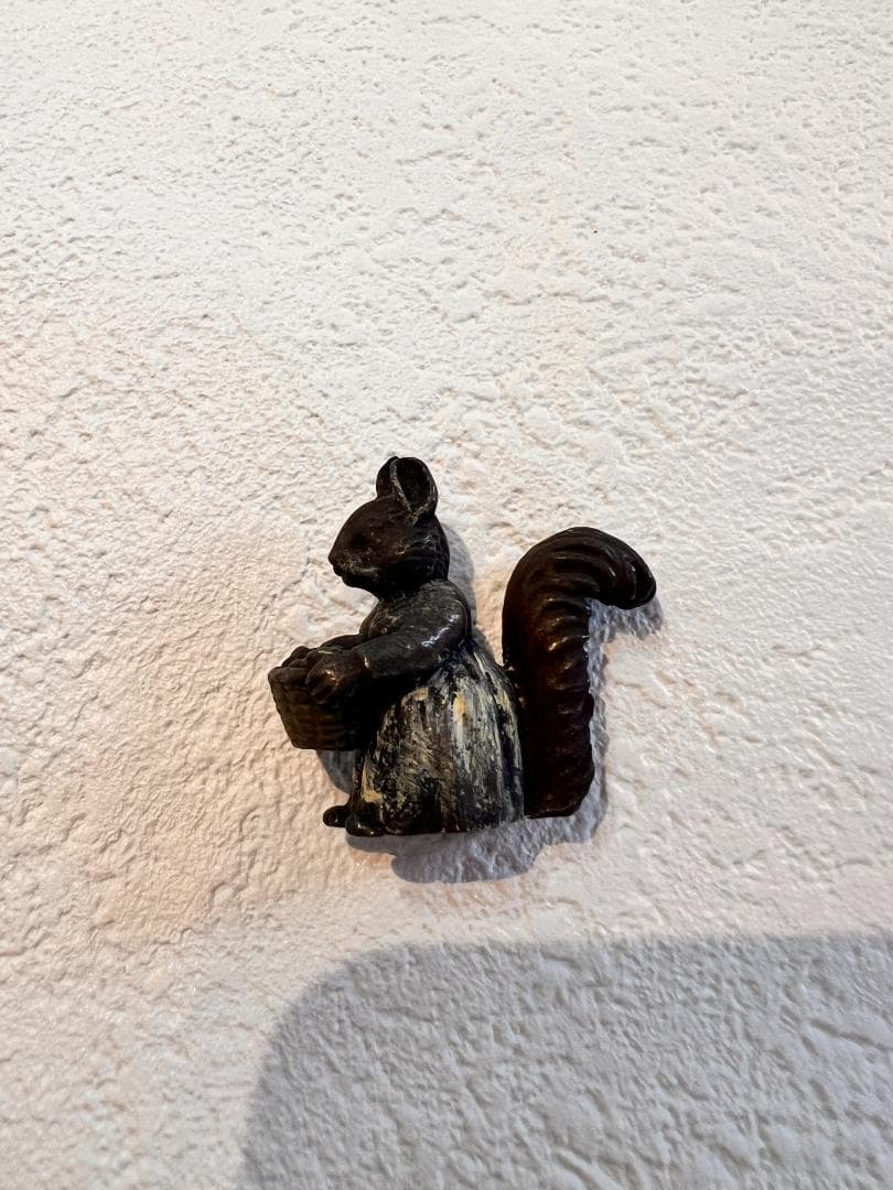 ビエナブロンズ　リスのフィギュア　ミニチュア