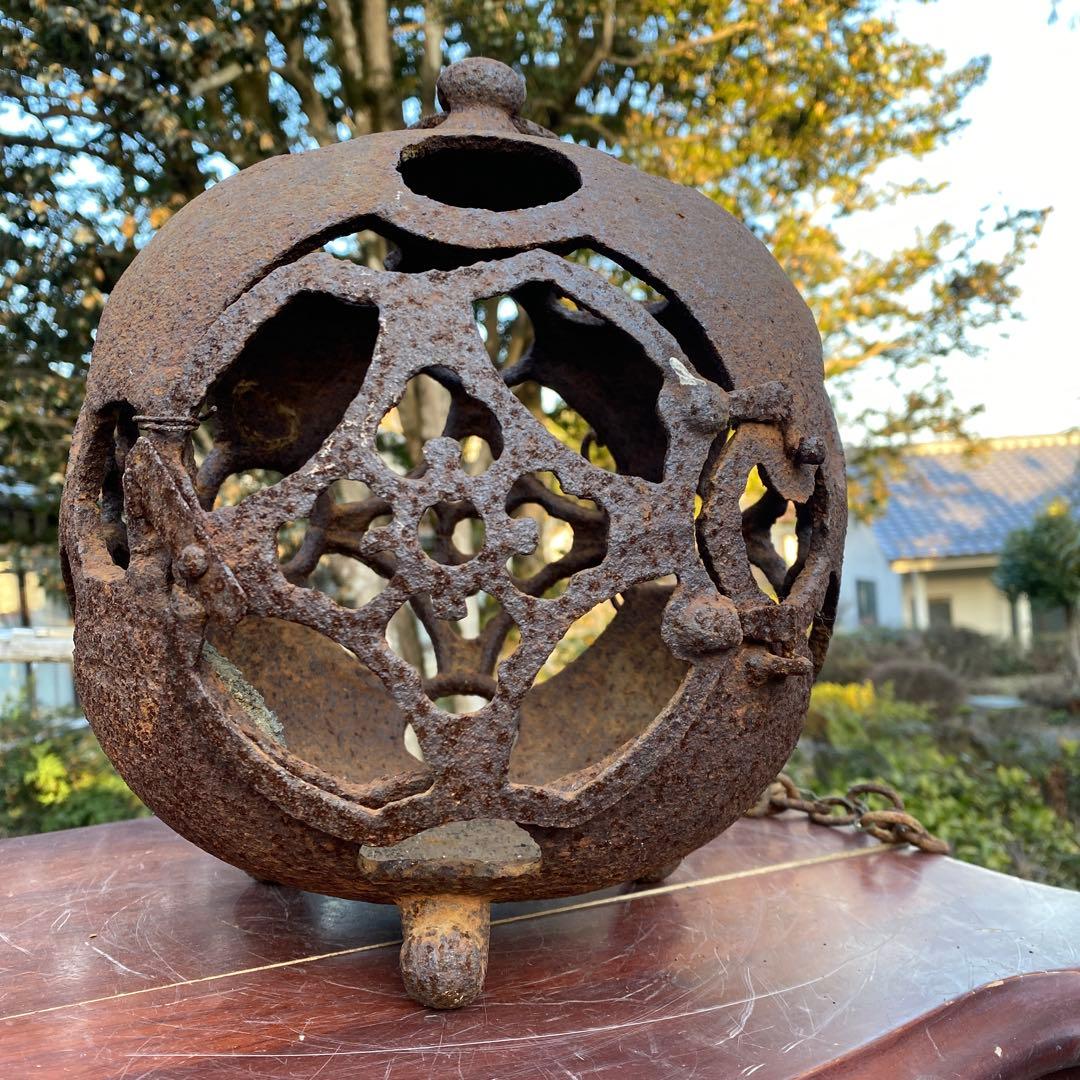 透丸形吊灯篭 アンティーク ライ トランプ 丸形　鋳鉄製透かし彫りランプ