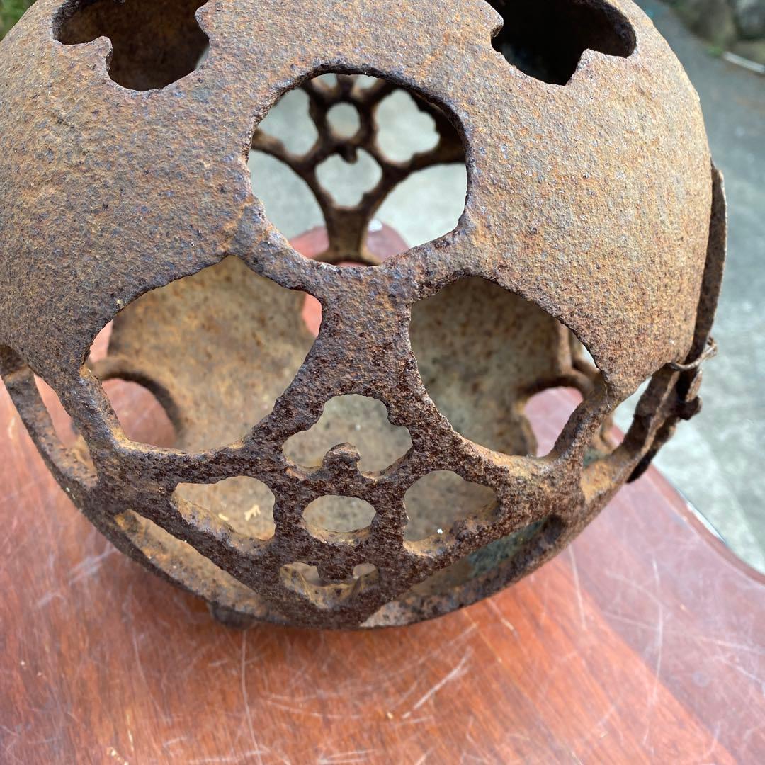 透丸形吊灯篭 アンティーク ライ トランプ 丸形　鋳鉄製透かし彫りランプ