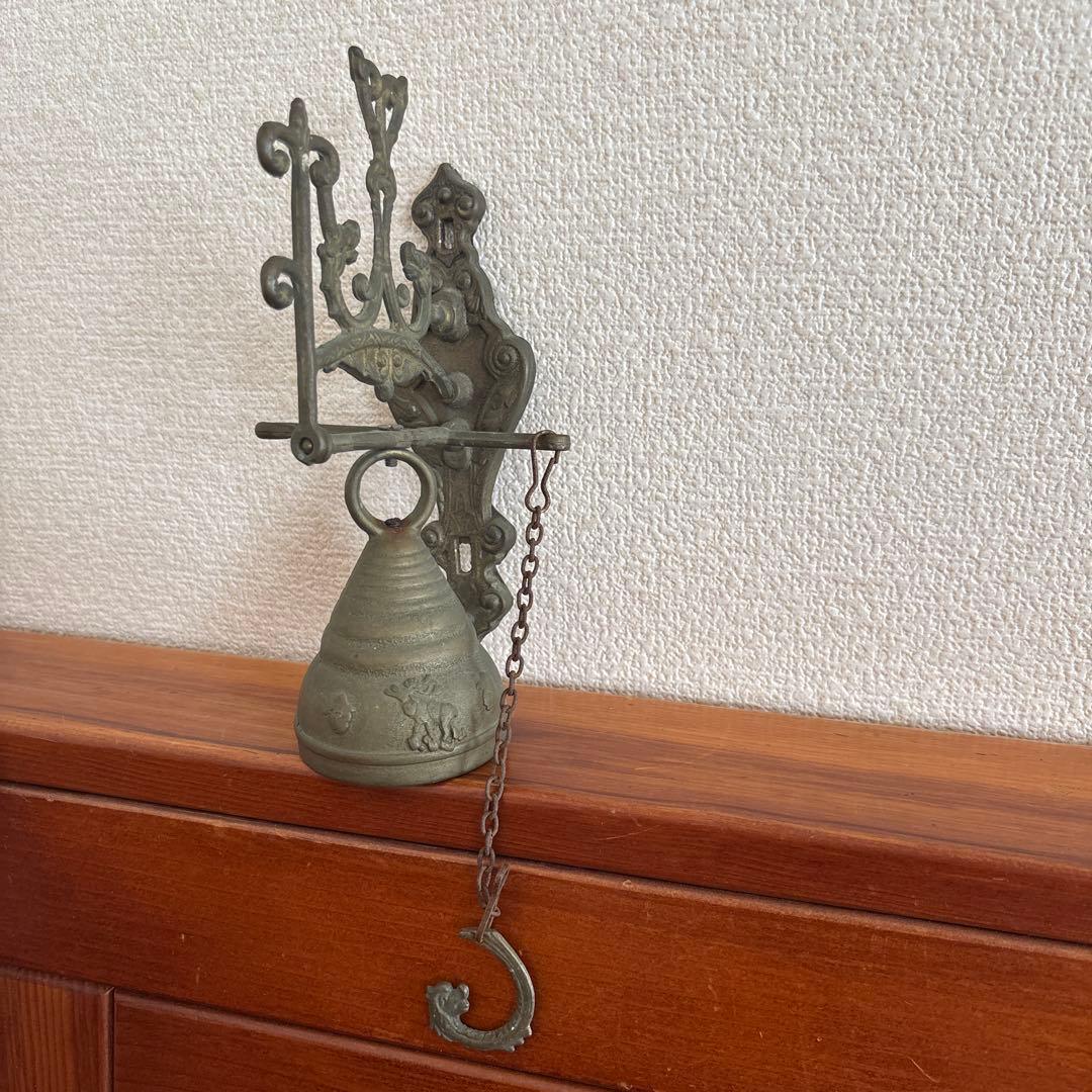 装飾的な金属製ベル 壁掛け式