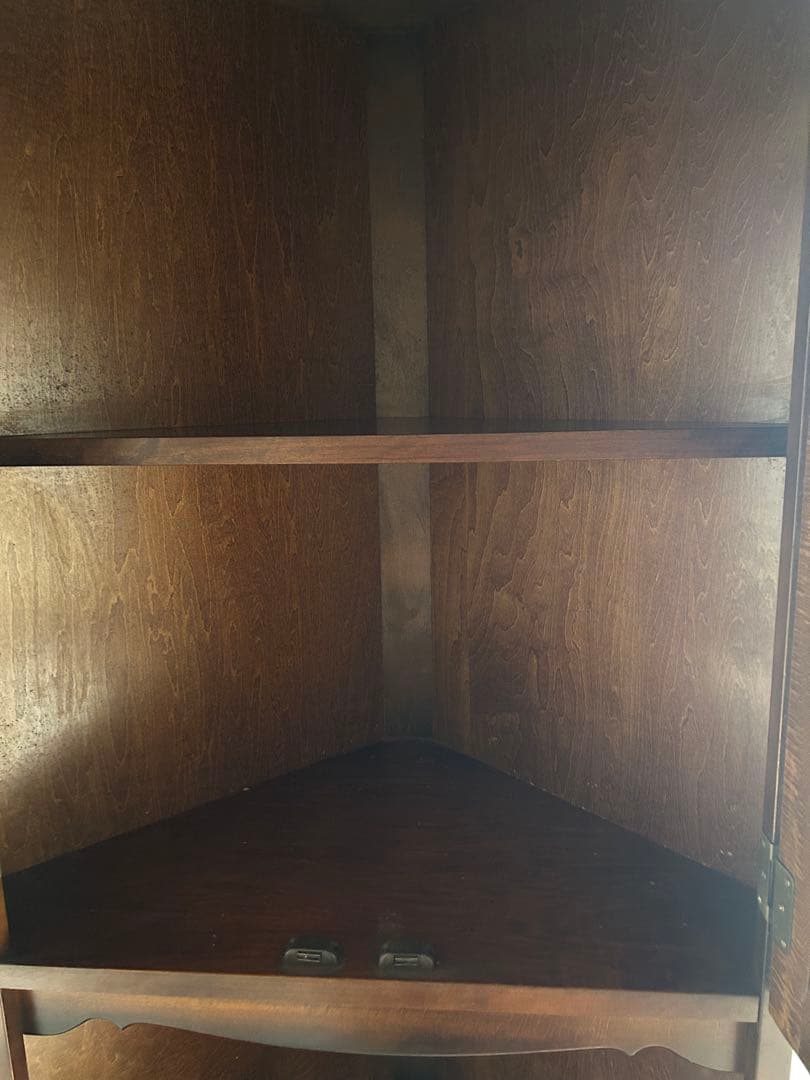 カリモク　コロニアル美品　コーナーキャビネット　【残り1週間程度で販売中止】