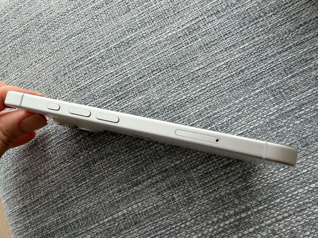 【美品】Apple iPhone16 128GB