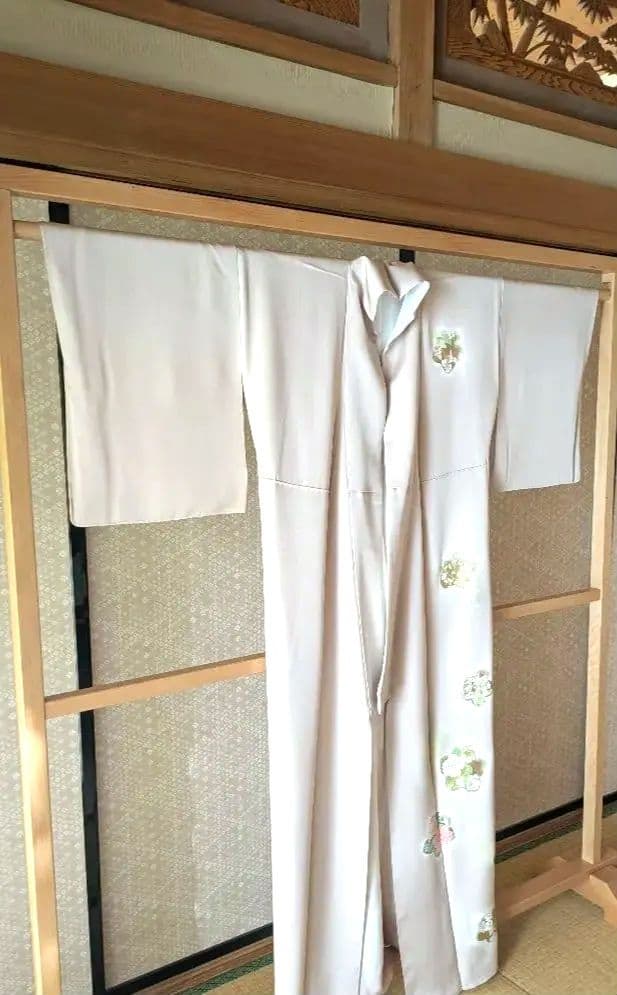 正絹京友禅染め手書き付下　ピンクベージュ季節の花お仕立て上がり