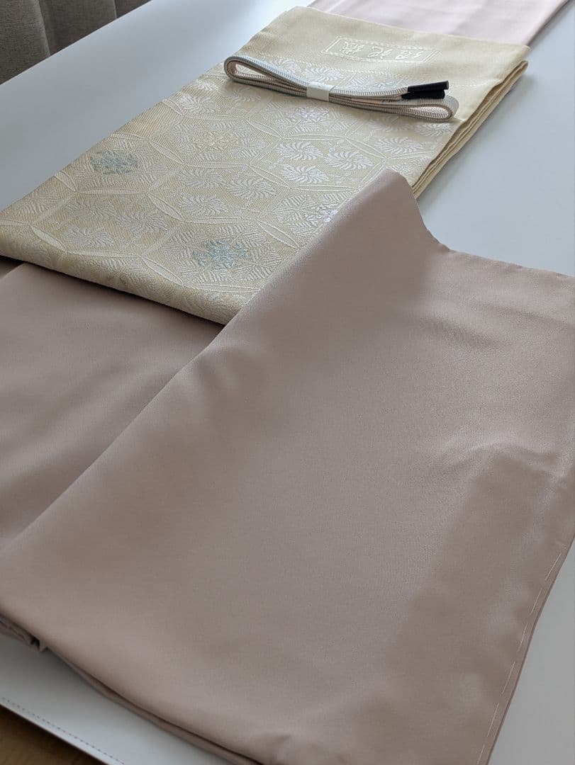 正絹京友禅染め手書き付下　ピンクベージュ季節の花お仕立て上がり