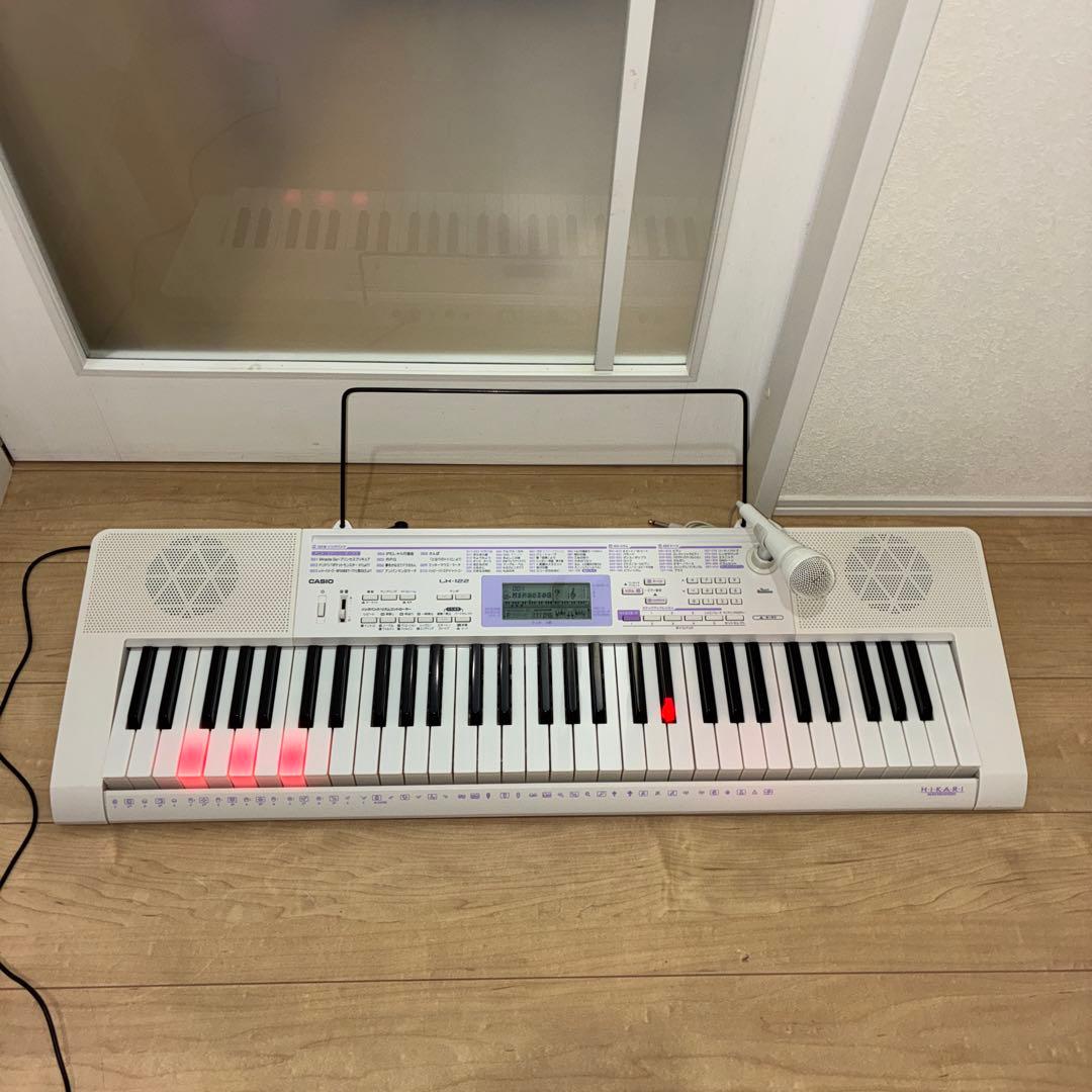 カシオ　電子キーボード　LK-122 動作良好です　光キーボード！
